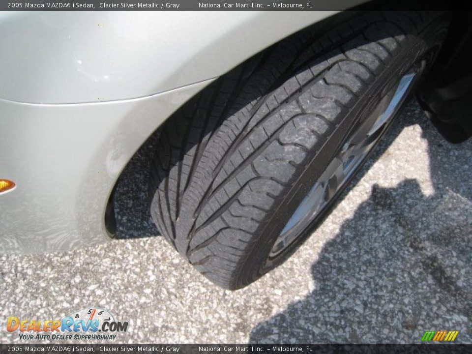 2005 Mazda MAZDA6 i Sedan Glacier Silver Metallic / Gray Photo #24