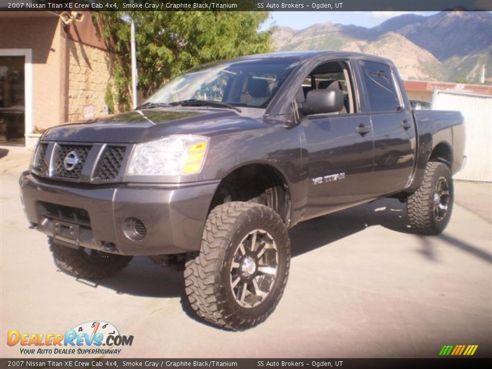 2007 Nissan Titan XE Crew Cab 4x4 Smoke Gray / Graphite Black/Titanium Photo #2