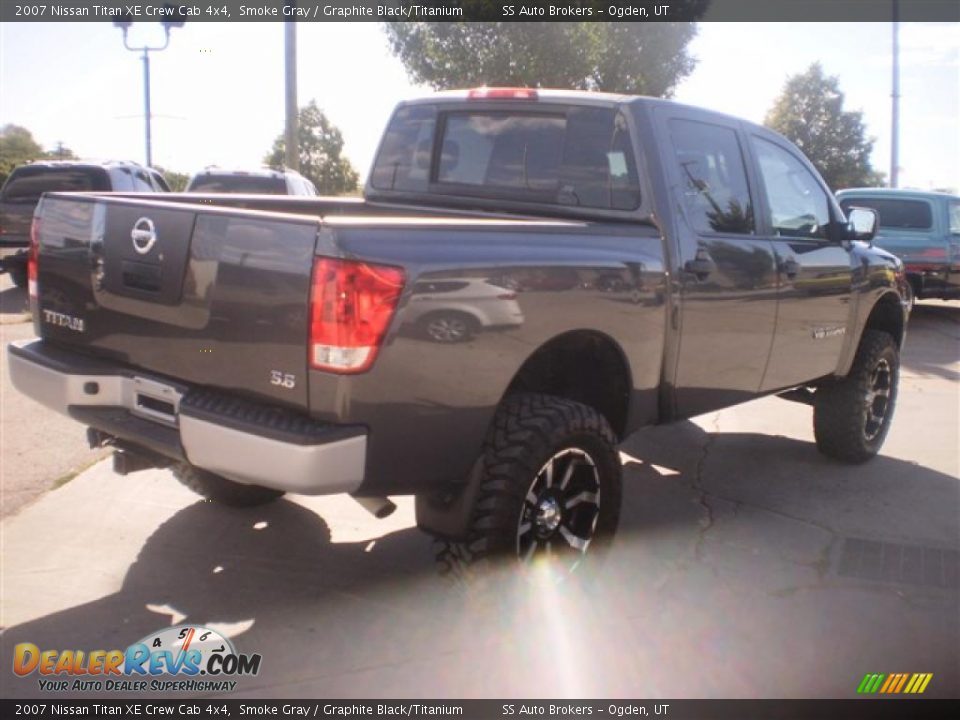 2007 Nissan Titan XE Crew Cab 4x4 Smoke Gray / Graphite Black/Titanium Photo #5