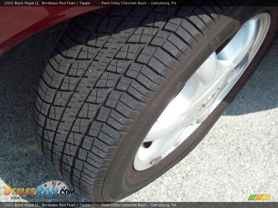 2002 Buick Regal LS Bordeaux Red Pearl / Taupe Photo #4