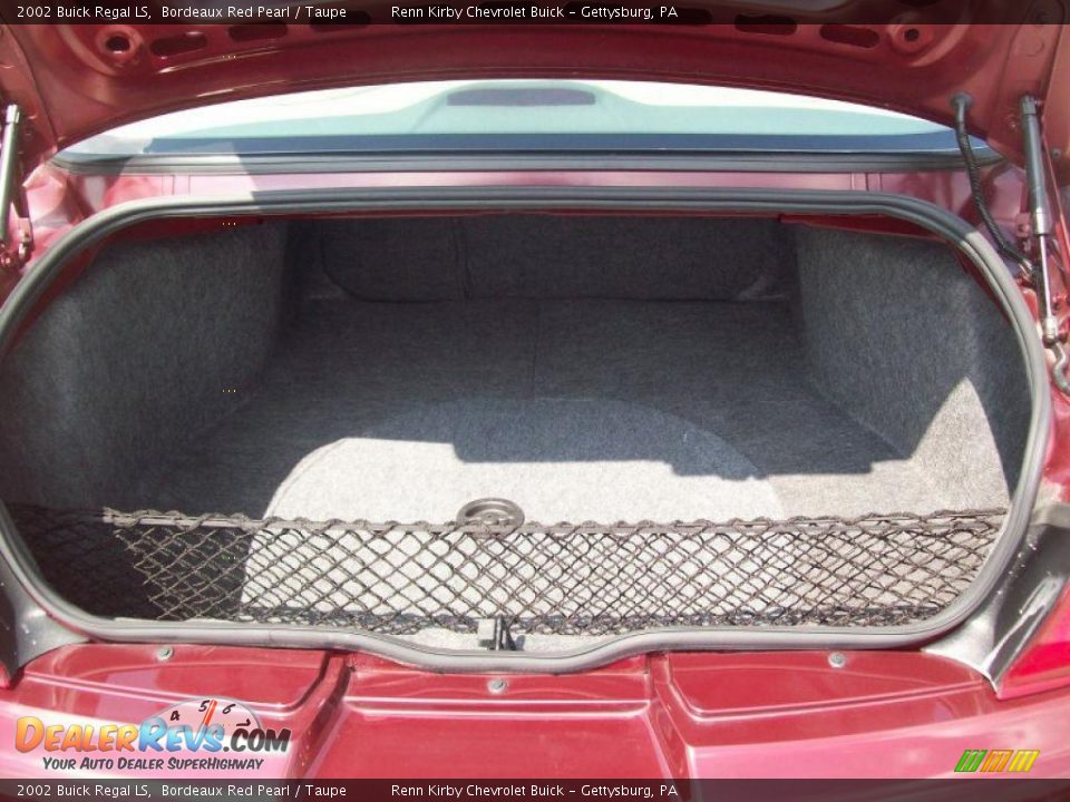 2002 Buick Regal LS Bordeaux Red Pearl / Taupe Photo #15
