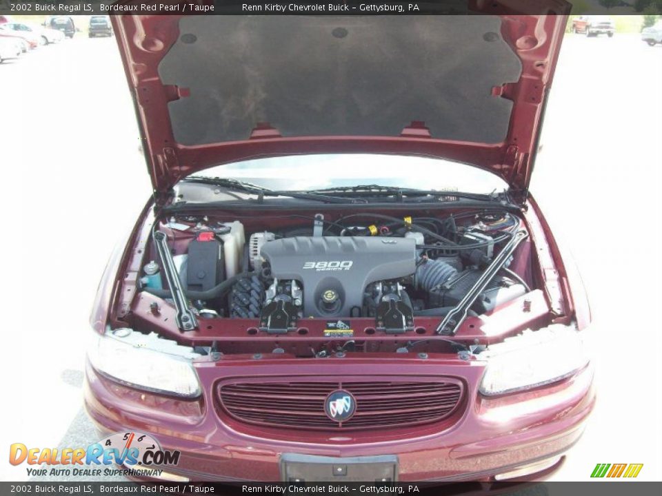 2002 Buick Regal LS Bordeaux Red Pearl / Taupe Photo #17