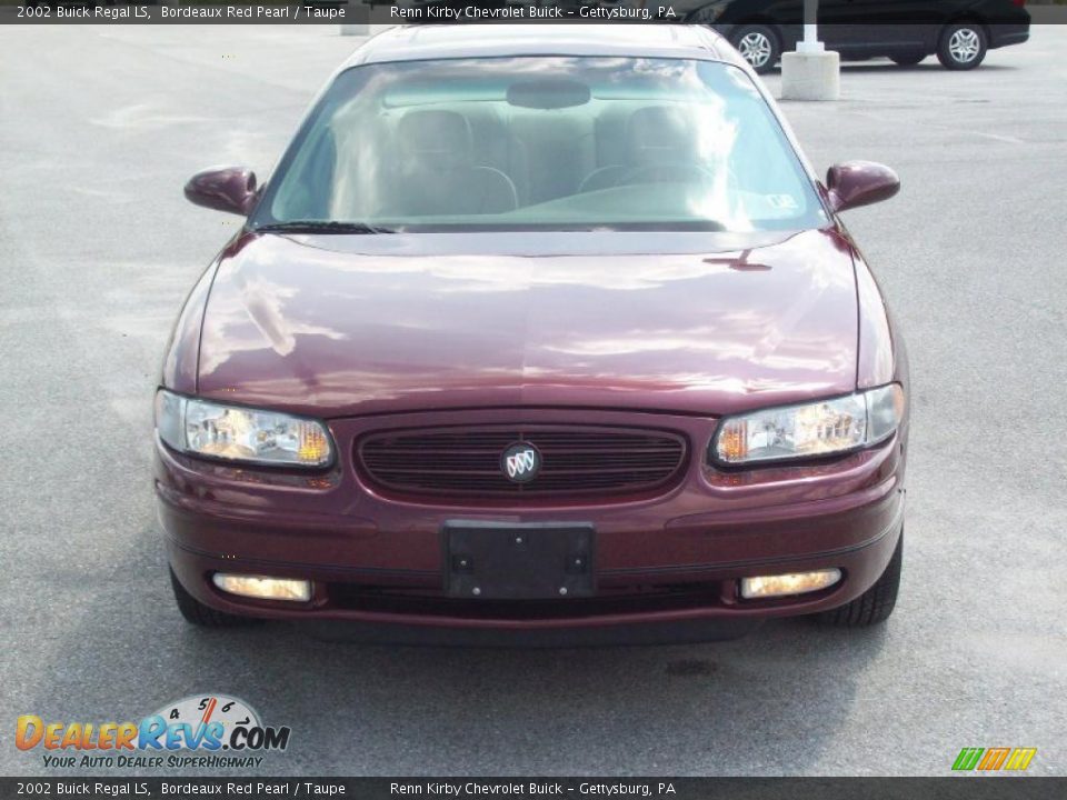 2002 Buick Regal LS Bordeaux Red Pearl / Taupe Photo #18