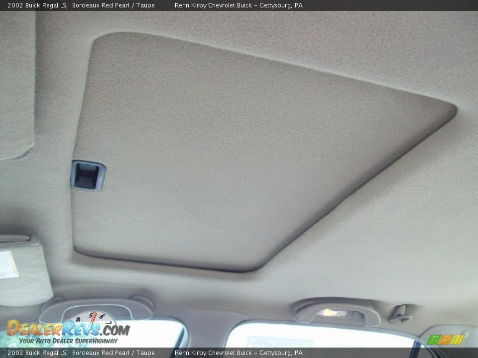 2002 Buick Regal LS Bordeaux Red Pearl / Taupe Photo #25