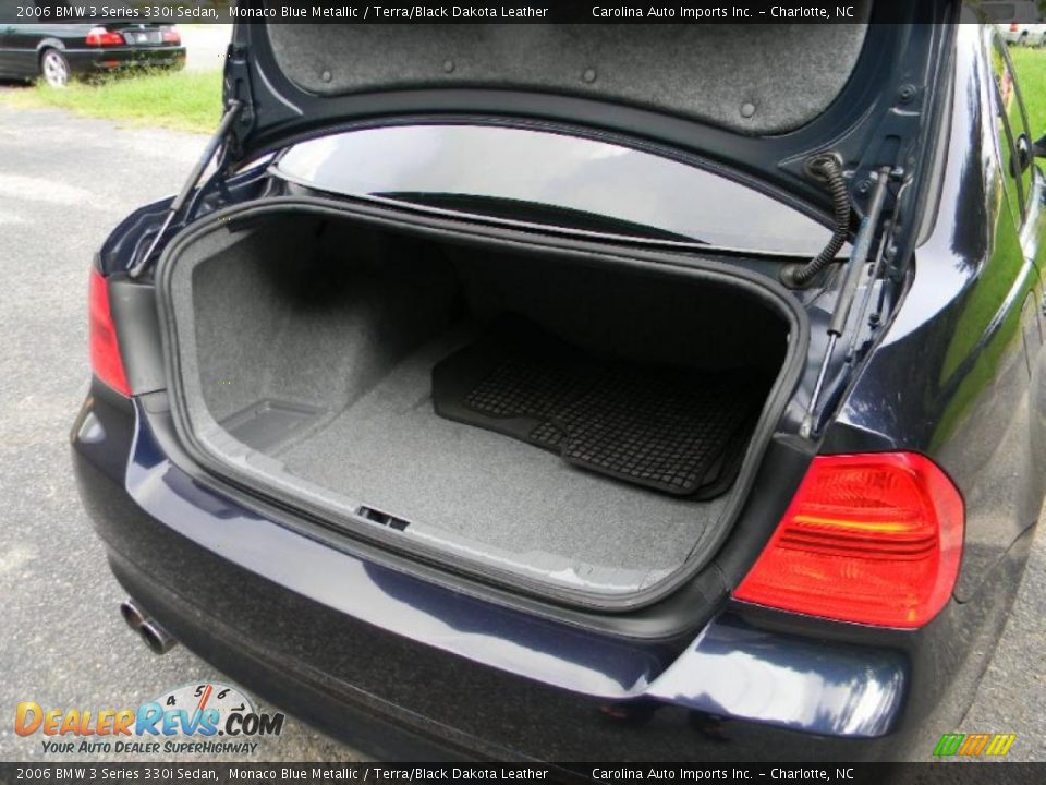 2006 BMW 3 Series 330i Sedan Monaco Blue Metallic / Terra/Black Dakota Leather Photo #17