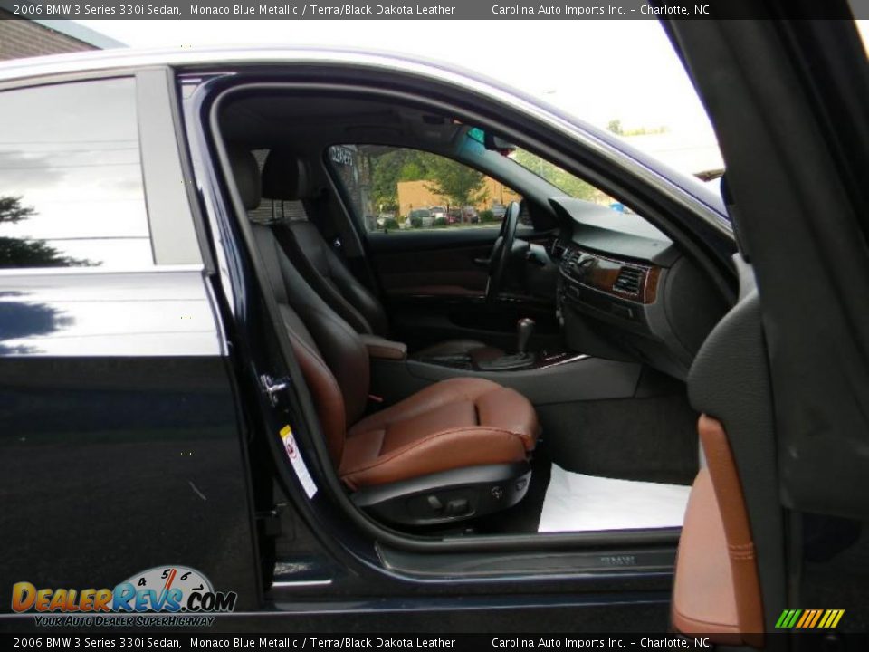2006 BMW 3 Series 330i Sedan Monaco Blue Metallic / Terra/Black Dakota Leather Photo #18