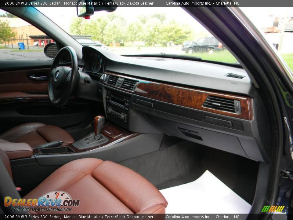 2006 BMW 3 Series 330i Sedan Monaco Blue Metallic / Terra/Black Dakota Leather Photo #19