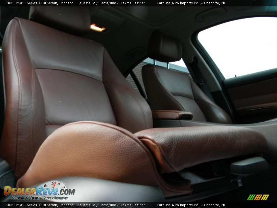 2006 BMW 3 Series 330i Sedan Monaco Blue Metallic / Terra/Black Dakota Leather Photo #20