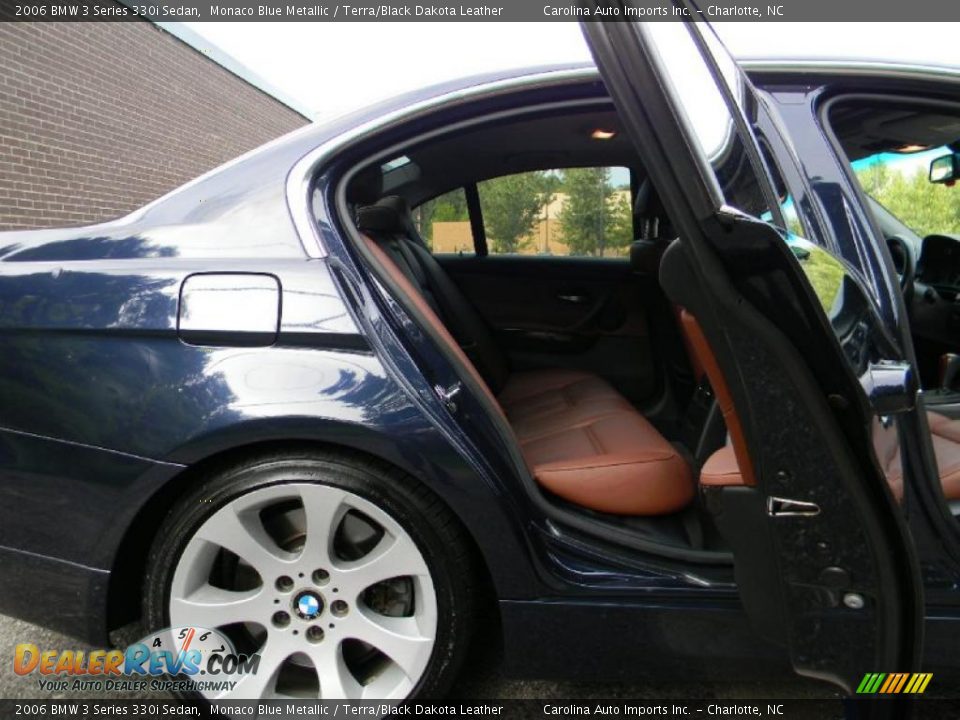 2006 BMW 3 Series 330i Sedan Monaco Blue Metallic / Terra/Black Dakota Leather Photo #23