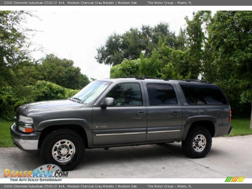 2000 Chevrolet Suburban 2500 LT 4x4 Medium Charcoal Gray Metallic / Medium Oak Photo #2