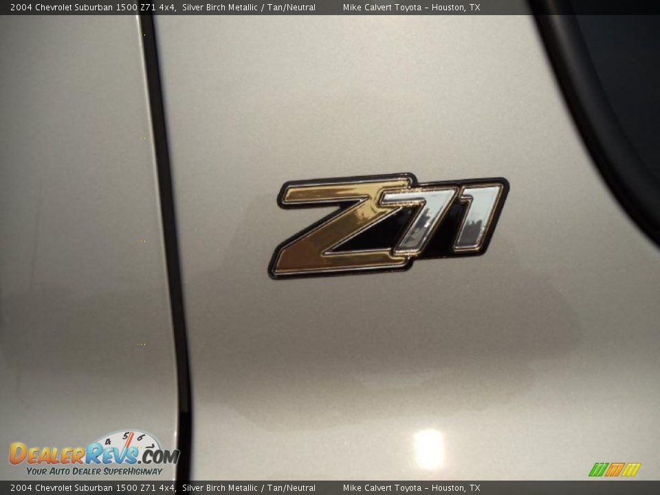 2004 Chevrolet Suburban 1500 Z71 4x4 Silver Birch Metallic / Tan/Neutral Photo #3