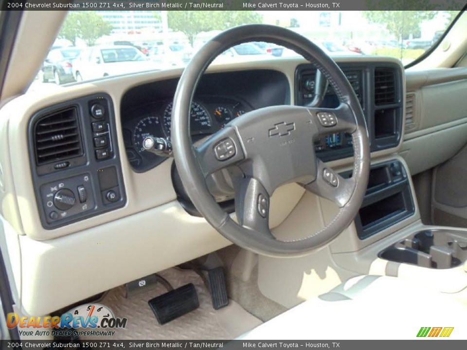 2004 Chevrolet Suburban 1500 Z71 4x4 Silver Birch Metallic / Tan/Neutral Photo #5