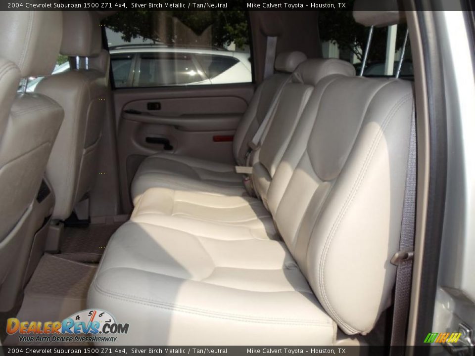 2004 Chevrolet Suburban 1500 Z71 4x4 Silver Birch Metallic / Tan/Neutral Photo #8