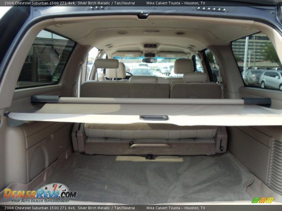 2004 Chevrolet Suburban 1500 Z71 4x4 Silver Birch Metallic / Tan/Neutral Photo #9
