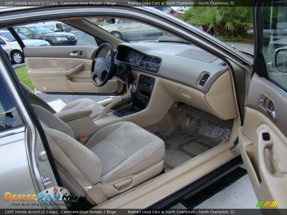 1995 Honda Accord LX Coupe Cashmere Silver Metallic / Beige Photo #11