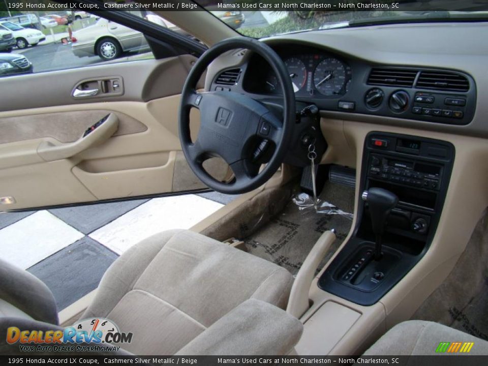 1995 Honda Accord LX Coupe Cashmere Silver Metallic / Beige Photo #13