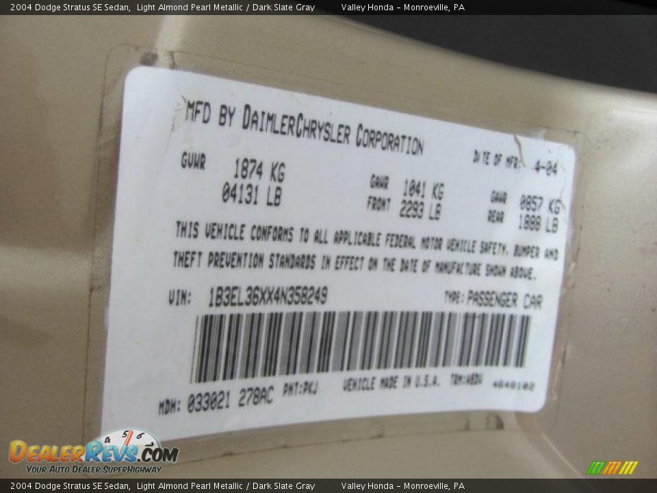 2004 Dodge Stratus SE Sedan Light Almond Pearl Metallic / Dark Slate Gray Photo #14