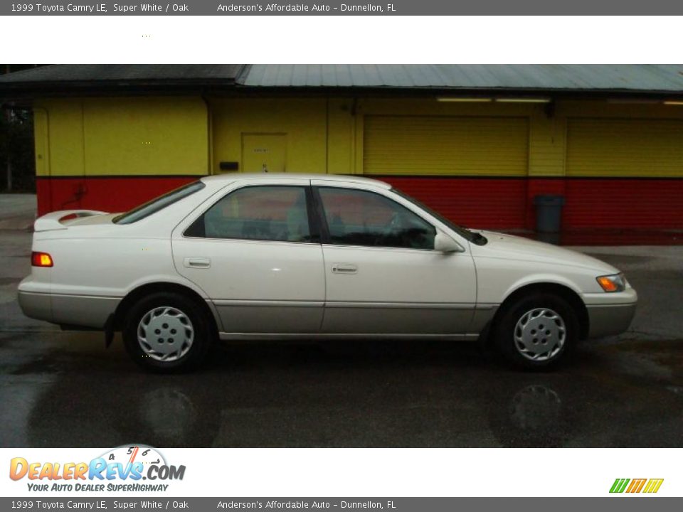 1999 Toyota Camry LE Super White / Oak Photo #2