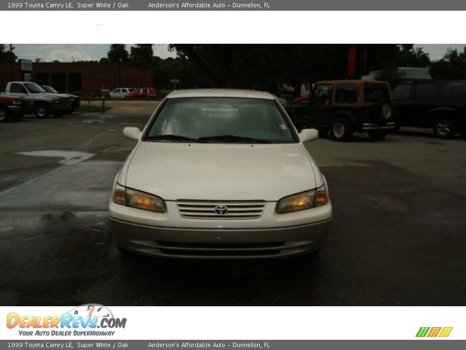 1999 Toyota Camry LE Super White / Oak Photo #8