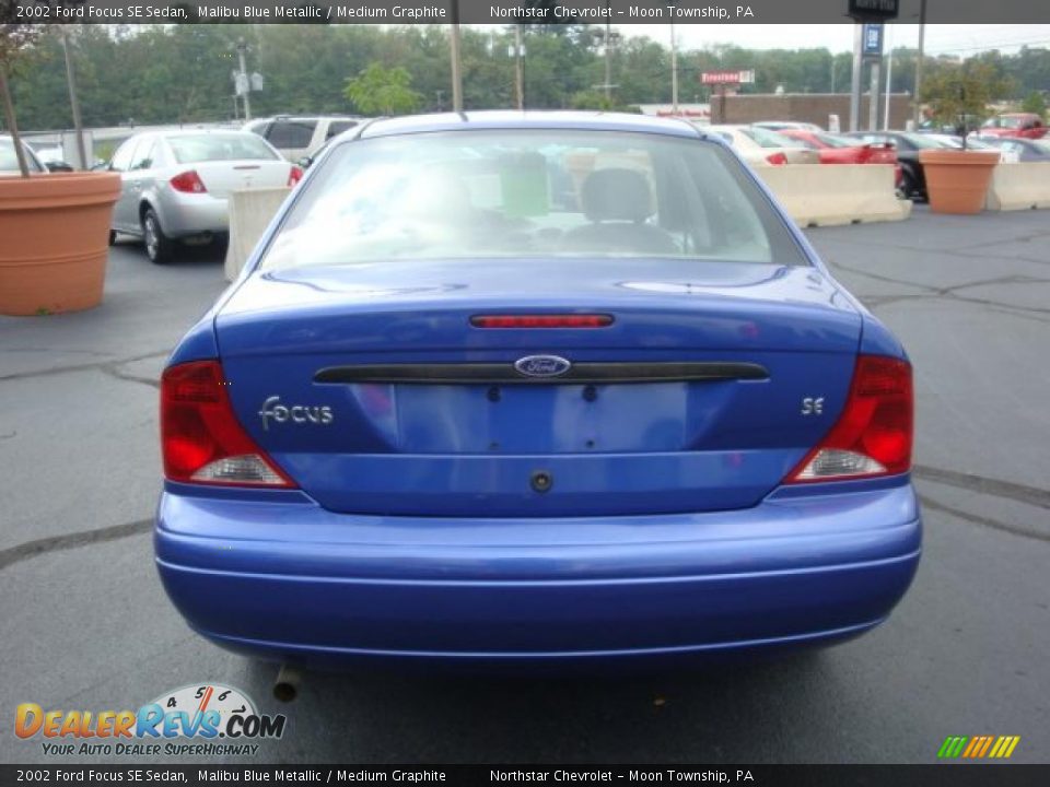 2002 Ford Focus SE Sedan Malibu Blue Metallic / Medium Graphite Photo #4