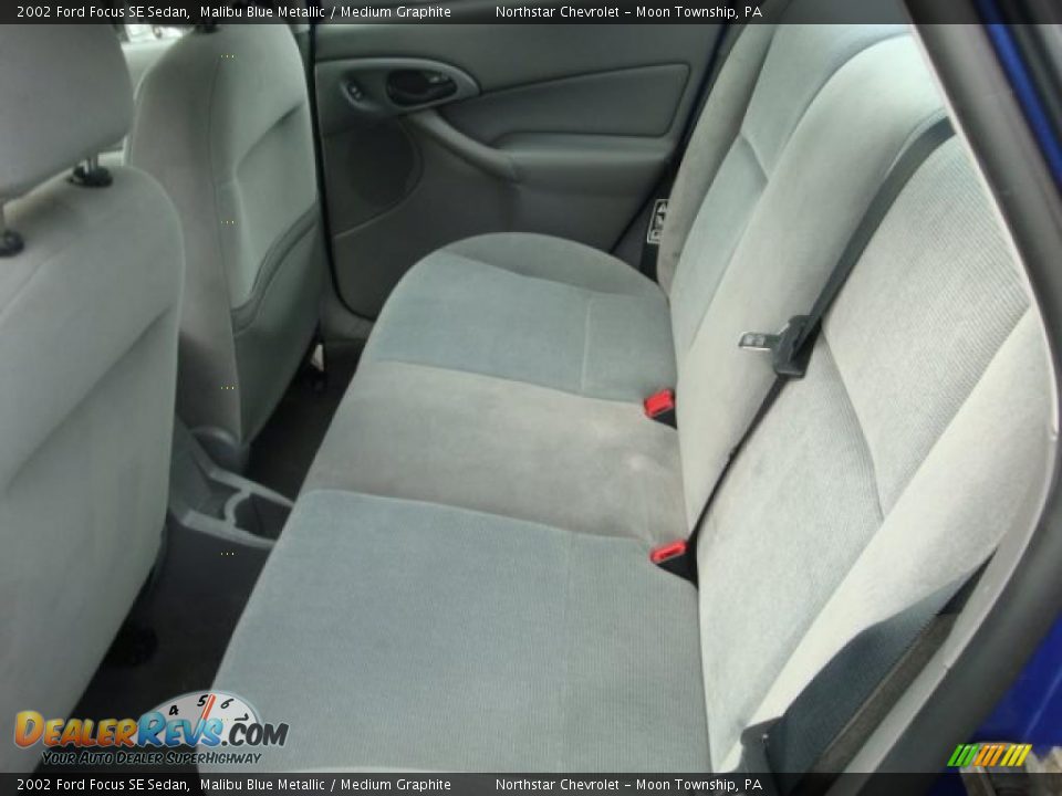 2002 Ford Focus SE Sedan Malibu Blue Metallic / Medium Graphite Photo #11