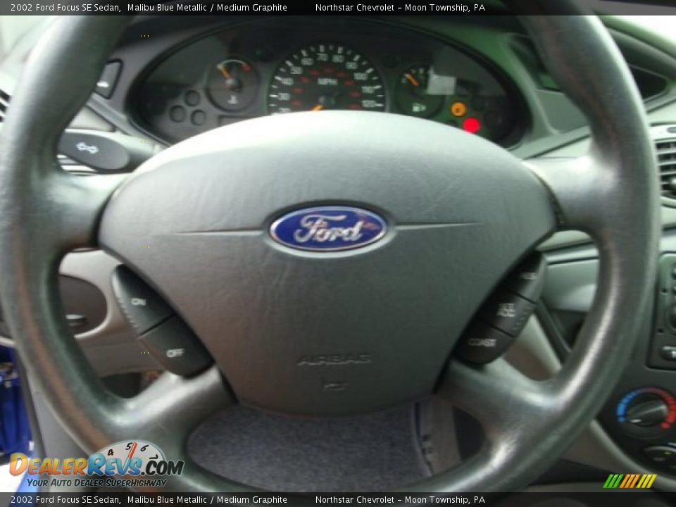 2002 Ford Focus SE Sedan Malibu Blue Metallic / Medium Graphite Photo #16