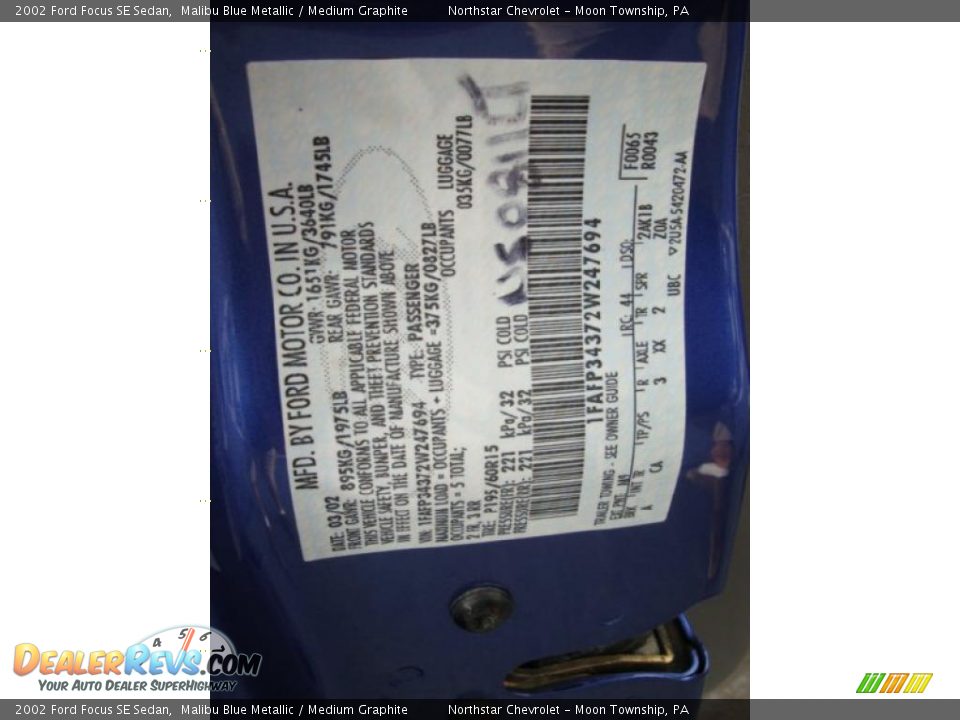 2002 Ford Focus SE Sedan Malibu Blue Metallic / Medium Graphite Photo #19
