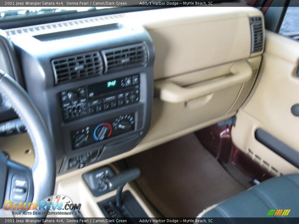 2001 Jeep Wrangler Sahara 4x4 Sienna Pearl / Camel/Dark Green Photo #18