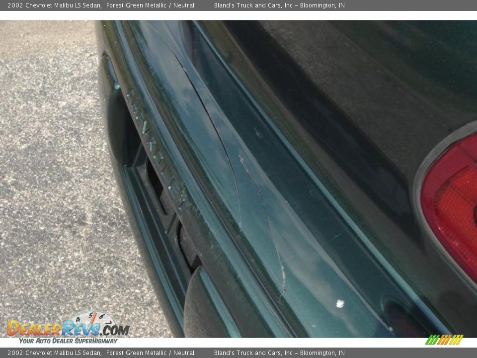 2002 Chevrolet Malibu LS Sedan Forest Green Metallic / Neutral Photo #8