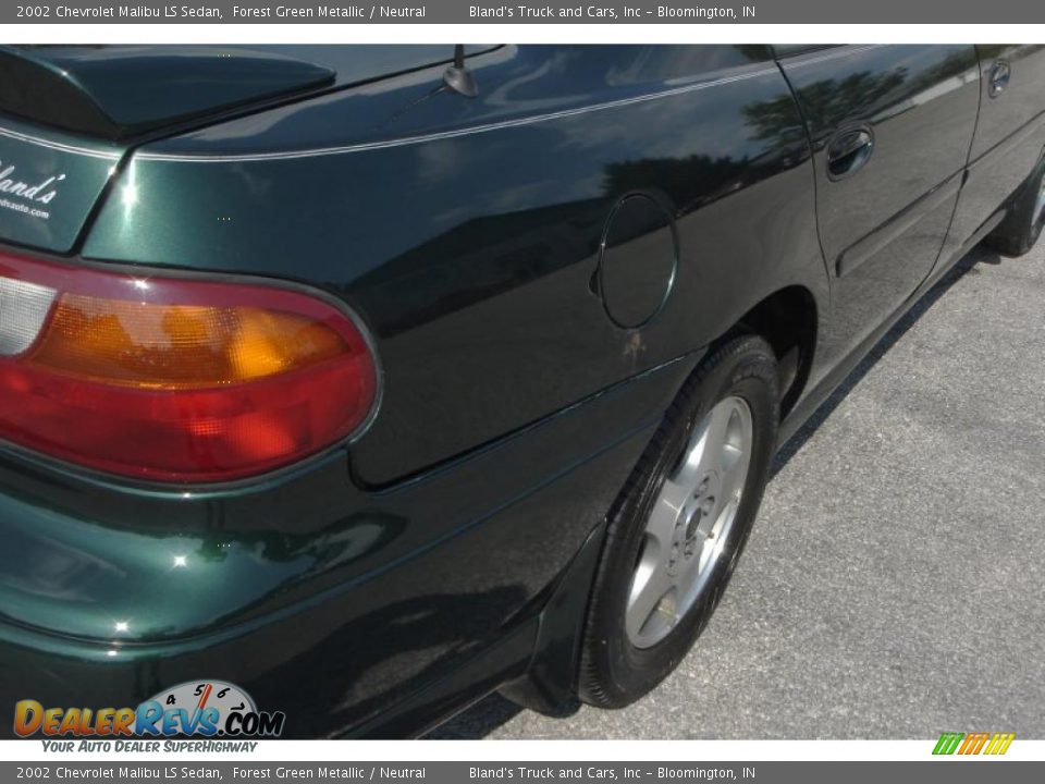 2002 Chevrolet Malibu LS Sedan Forest Green Metallic / Neutral Photo #9