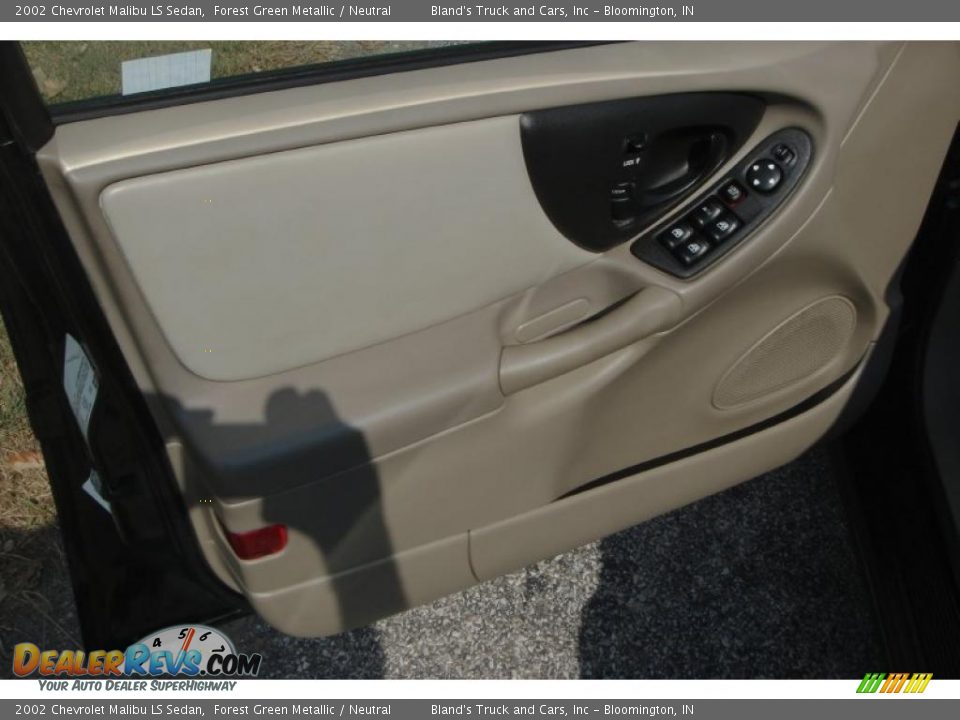 2002 Chevrolet Malibu LS Sedan Forest Green Metallic / Neutral Photo #15