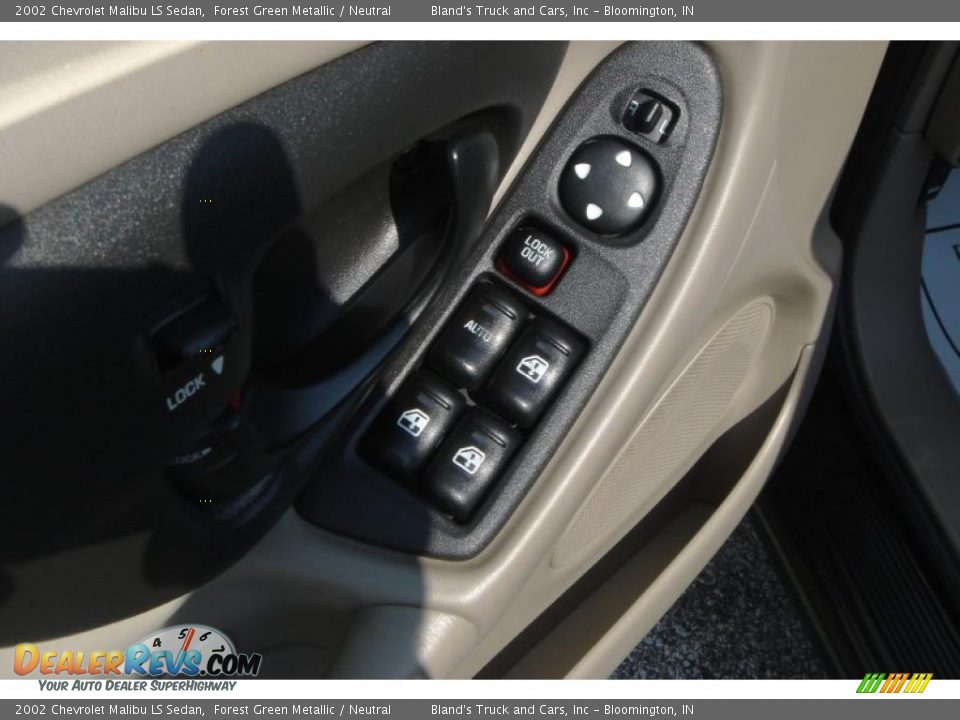 2002 Chevrolet Malibu LS Sedan Forest Green Metallic / Neutral Photo #16