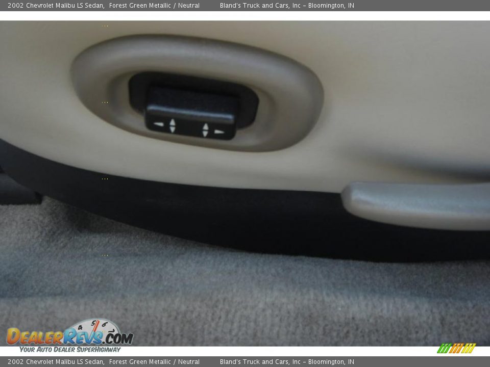 2002 Chevrolet Malibu LS Sedan Forest Green Metallic / Neutral Photo #17