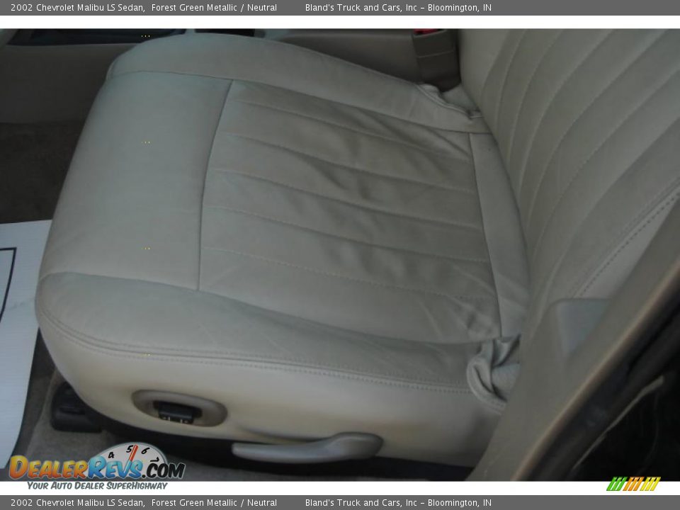2002 Chevrolet Malibu LS Sedan Forest Green Metallic / Neutral Photo #18