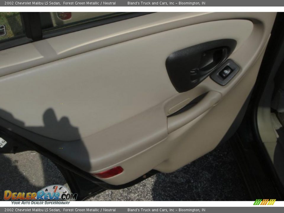2002 Chevrolet Malibu LS Sedan Forest Green Metallic / Neutral Photo #28