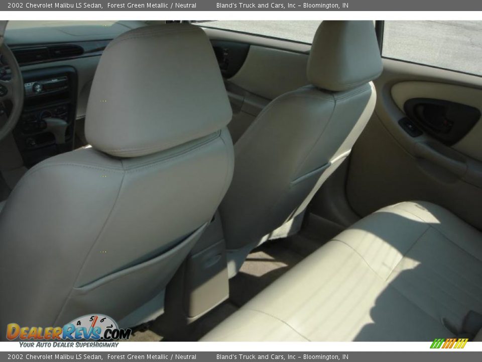 2002 Chevrolet Malibu LS Sedan Forest Green Metallic / Neutral Photo #29