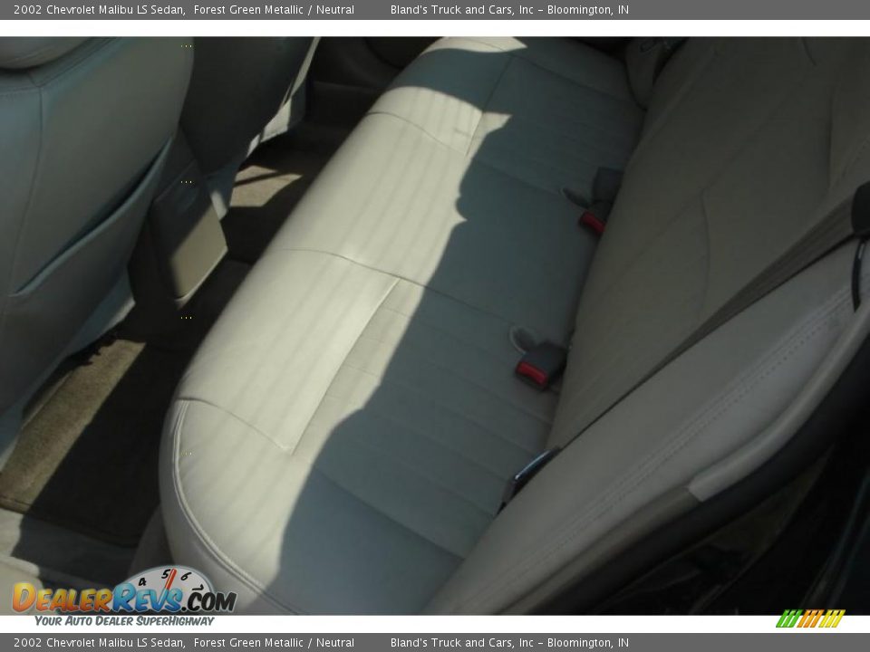 2002 Chevrolet Malibu LS Sedan Forest Green Metallic / Neutral Photo #30