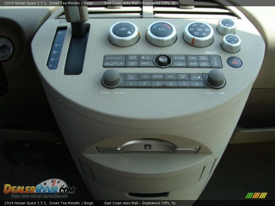 2004 Nissan Quest 3.5 S Green Tea Metallic / Beige Photo #11