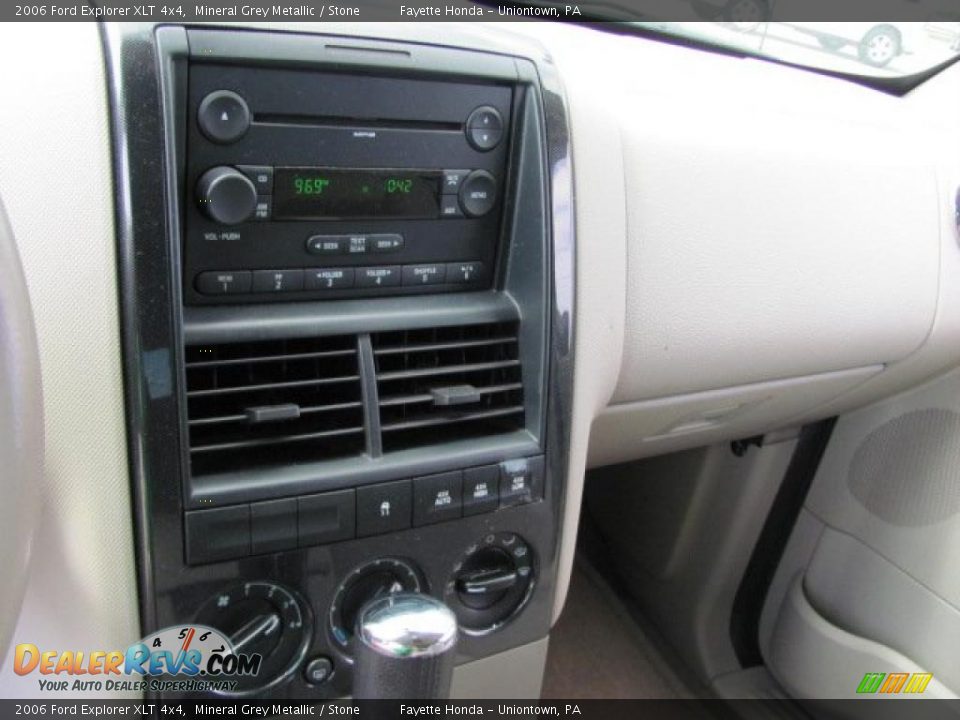 2006 Ford Explorer XLT 4x4 Mineral Grey Metallic / Stone Photo #17