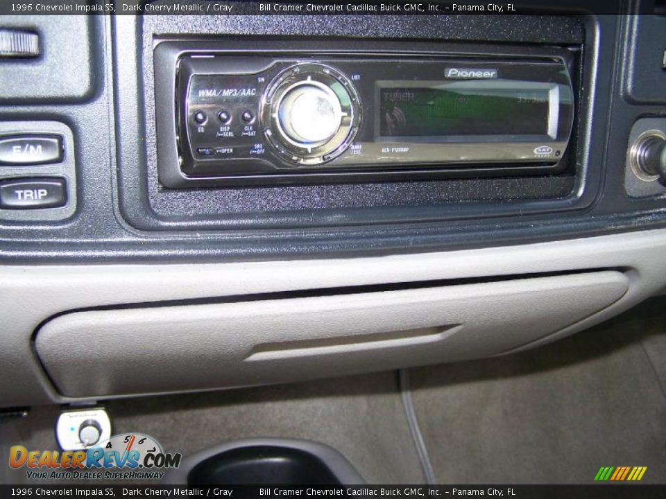 1996 Chevrolet Impala SS Dark Cherry Metallic / Gray Photo #18
