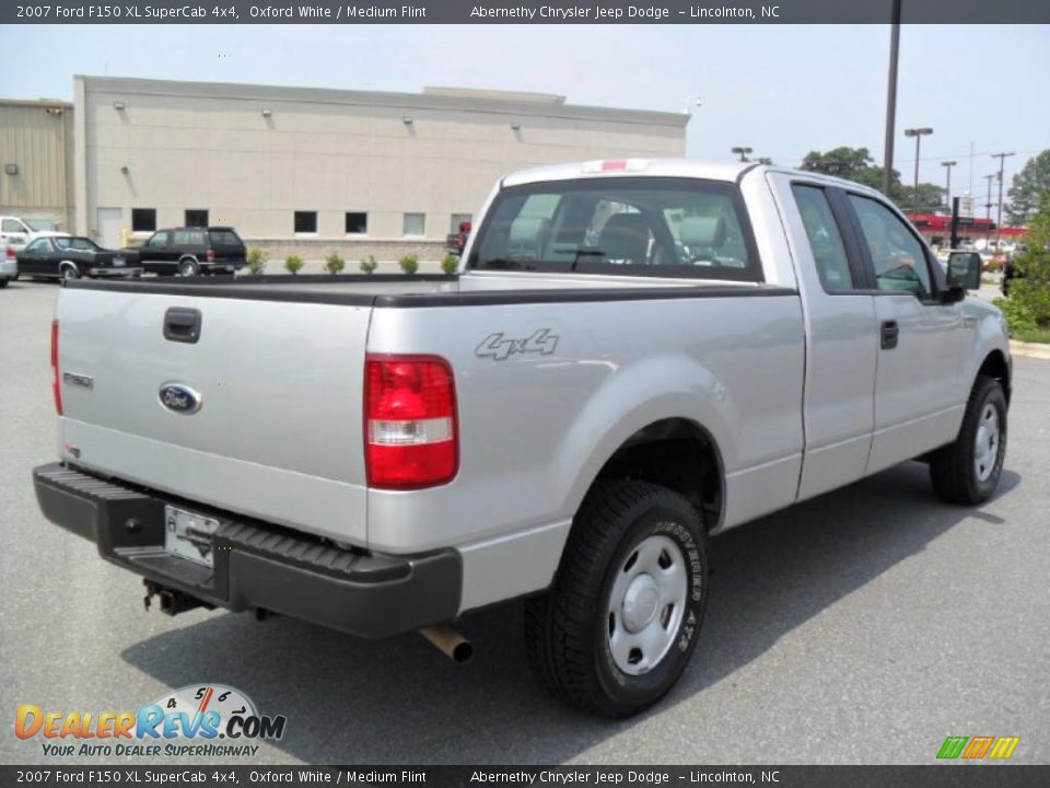 2007 Ford F150 XL SuperCab 4x4 Oxford White / Medium Flint Photo #4