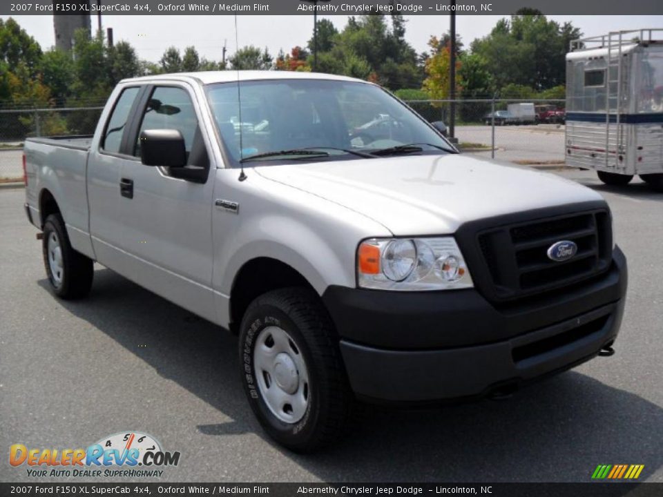 2007 Ford F150 XL SuperCab 4x4 Oxford White / Medium Flint Photo #5