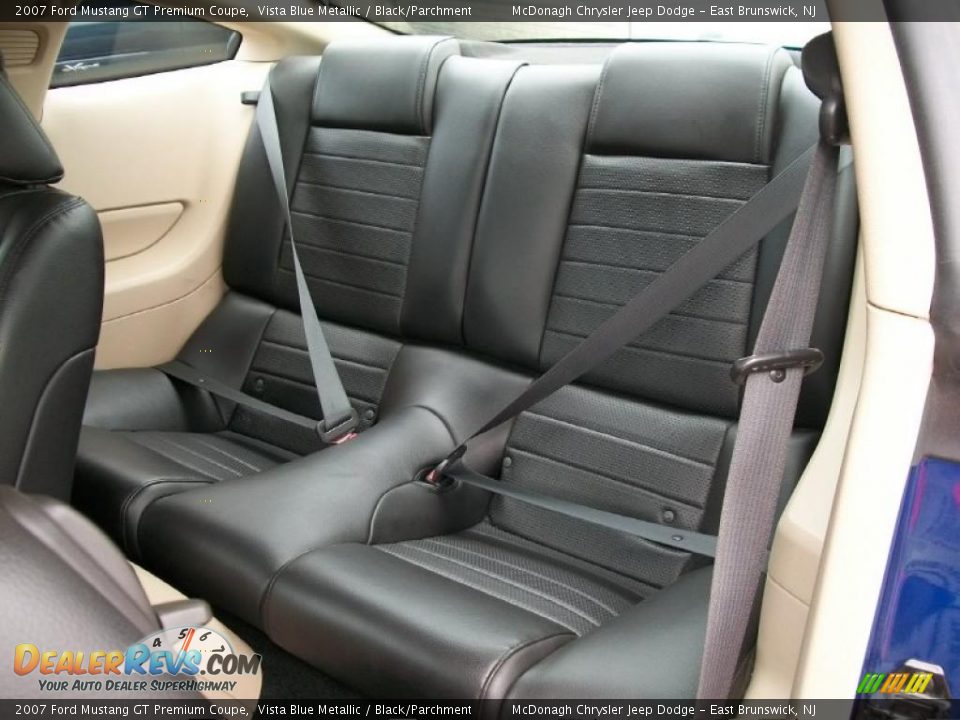 2007 Ford Mustang GT Premium Coupe Vista Blue Metallic / Black/Parchment Photo #9