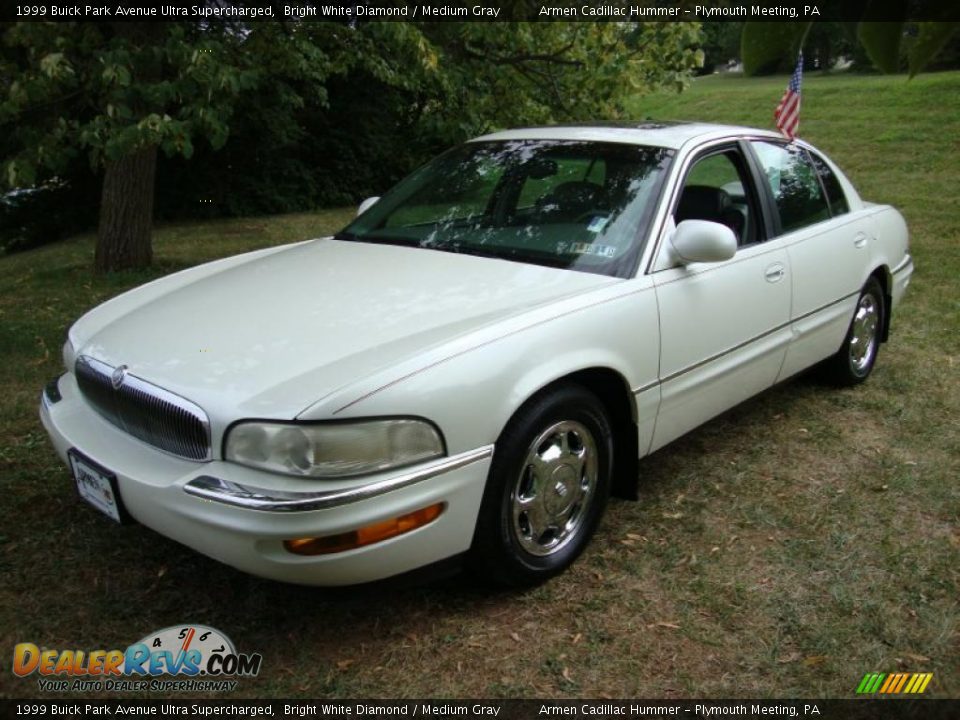 1999 Buick Park Avenue Ultra Supercharged Bright White Diamond / Medium Gray Photo #2