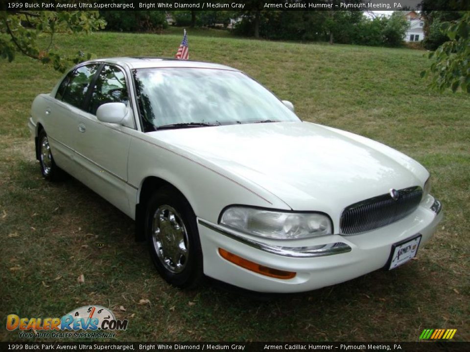1999 Buick Park Avenue Ultra Supercharged Bright White Diamond / Medium Gray Photo #4