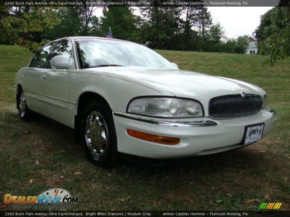 1999 Buick Park Avenue Ultra Supercharged Bright White Diamond / Medium Gray Photo #5