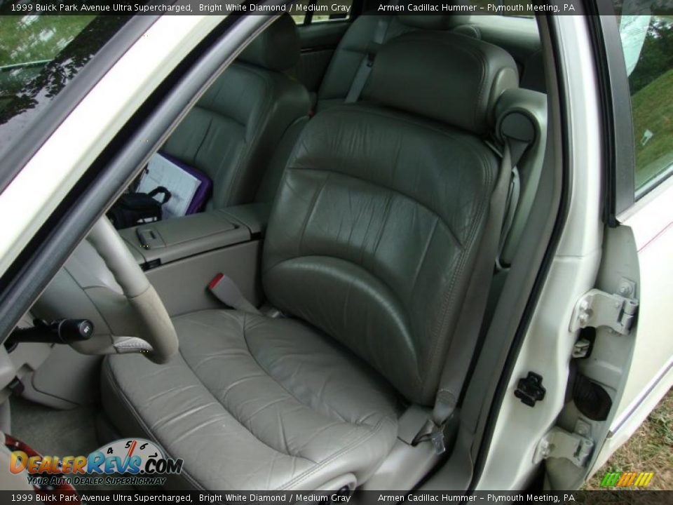 1999 Buick Park Avenue Ultra Supercharged Bright White Diamond / Medium Gray Photo #16
