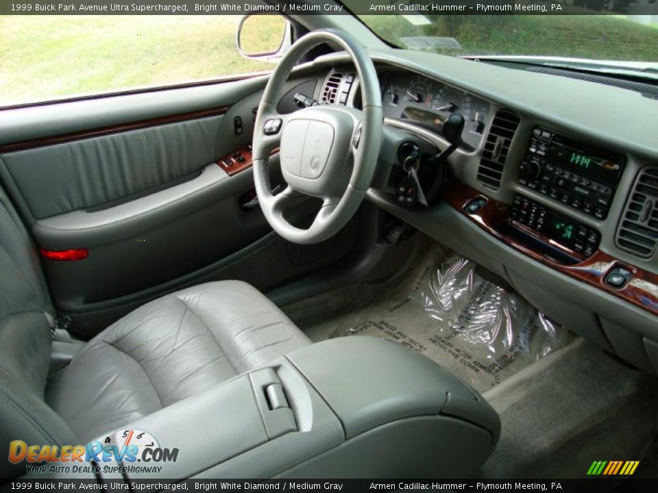 1999 Buick Park Avenue Ultra Supercharged Bright White Diamond / Medium Gray Photo #18