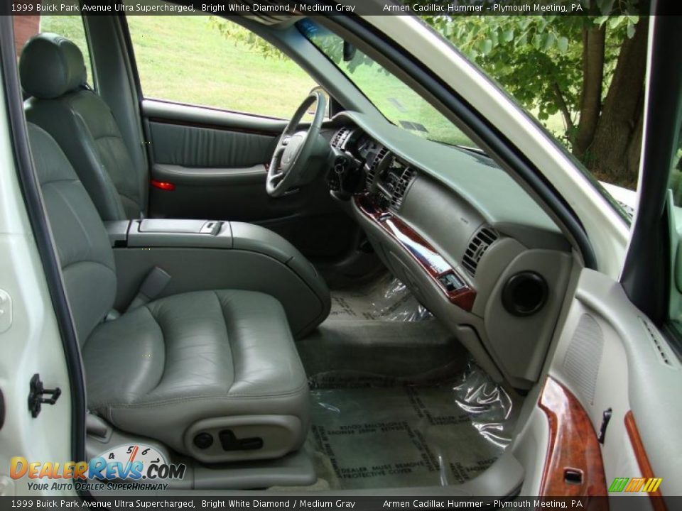1999 Buick Park Avenue Ultra Supercharged Bright White Diamond / Medium Gray Photo #19