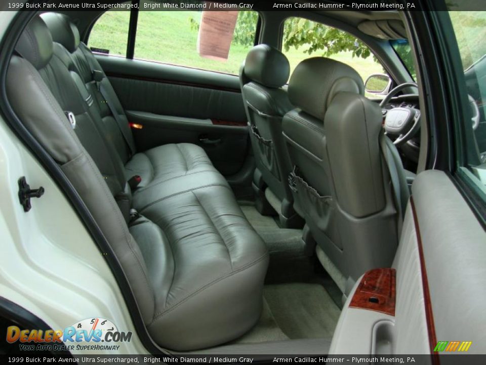 1999 Buick Park Avenue Ultra Supercharged Bright White Diamond / Medium Gray Photo #20
